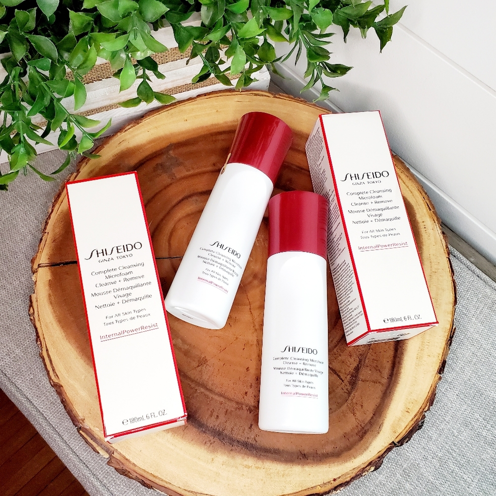 2 Pc Shiseido Complete Cleansing Microfoam 180mL Light Oil-Free Foaming Cleanser
